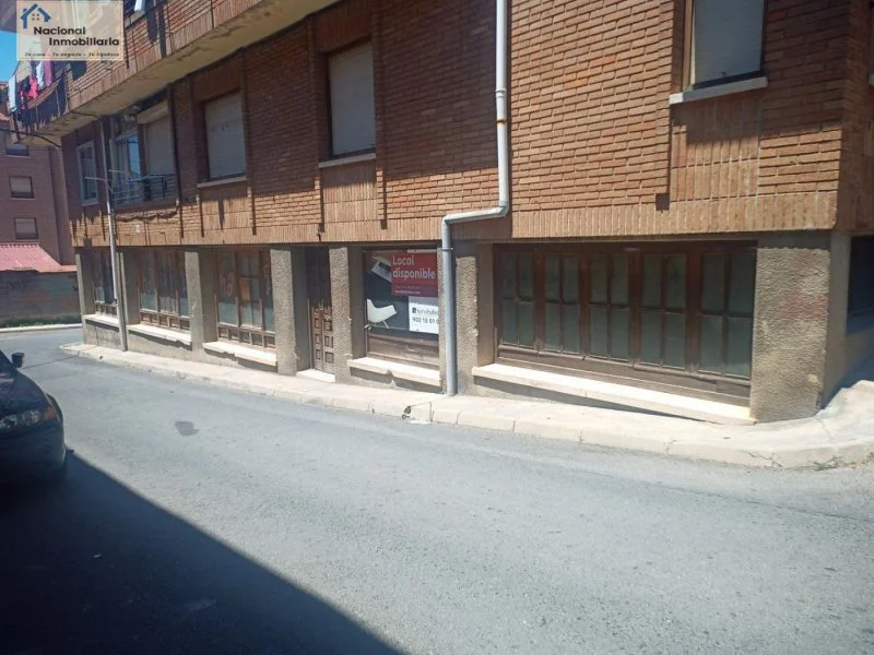 Local comercial exterior de 129 m²