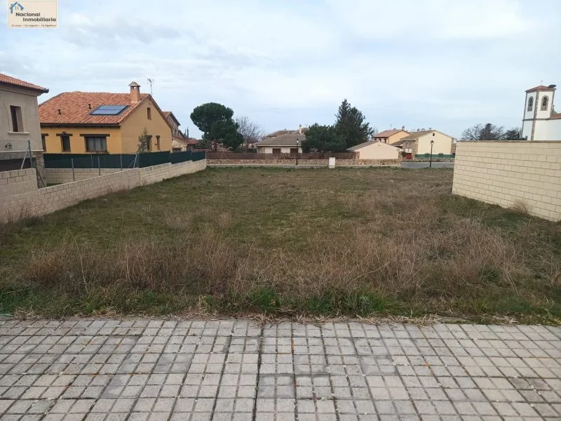 Solar urbano de 400 m² cerca de Segovia