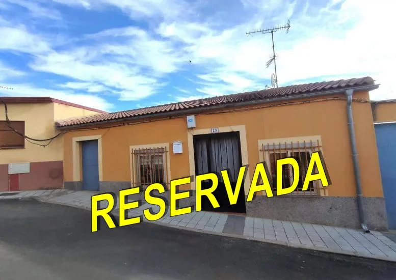 Rural house near Carpio, 224 m²