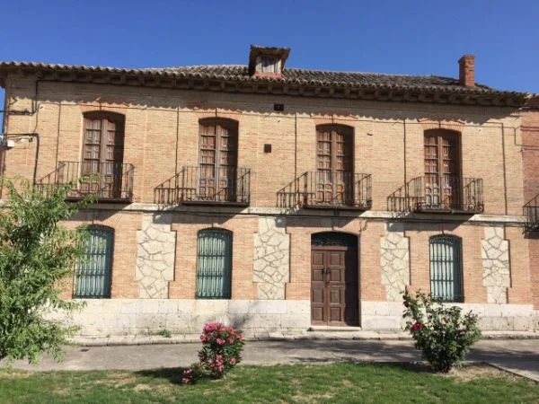 1,000 m² Bercero chalet for renovation