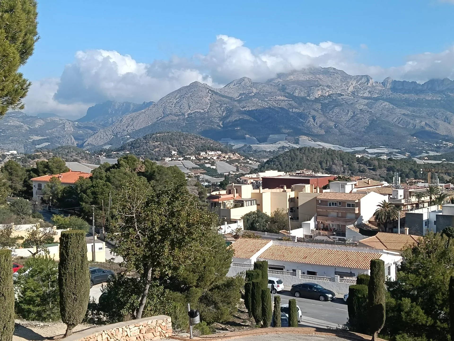 Chalet de dos viviendas y seis dormitorios