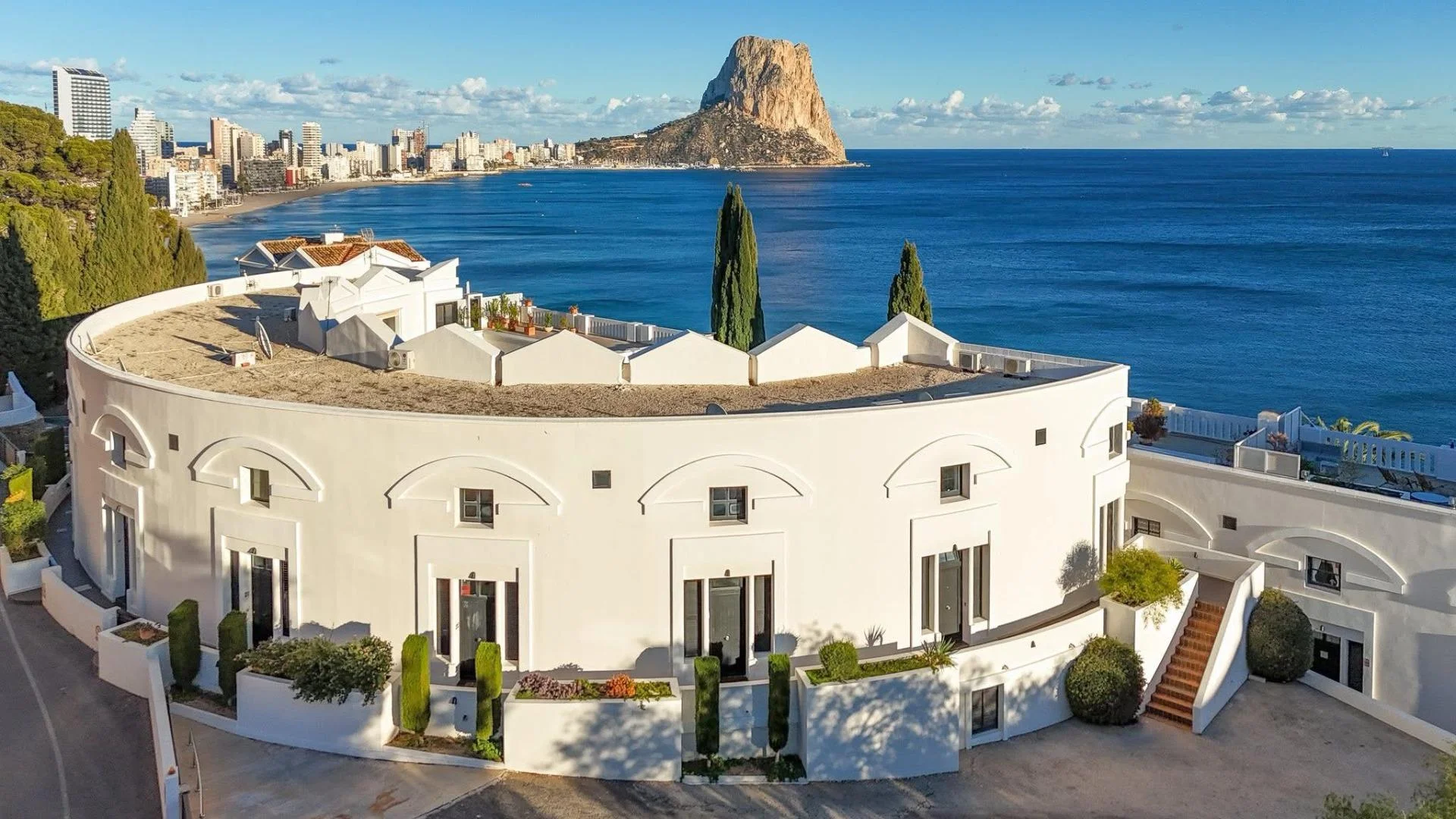 Reformed Bofill duplex with sea views
