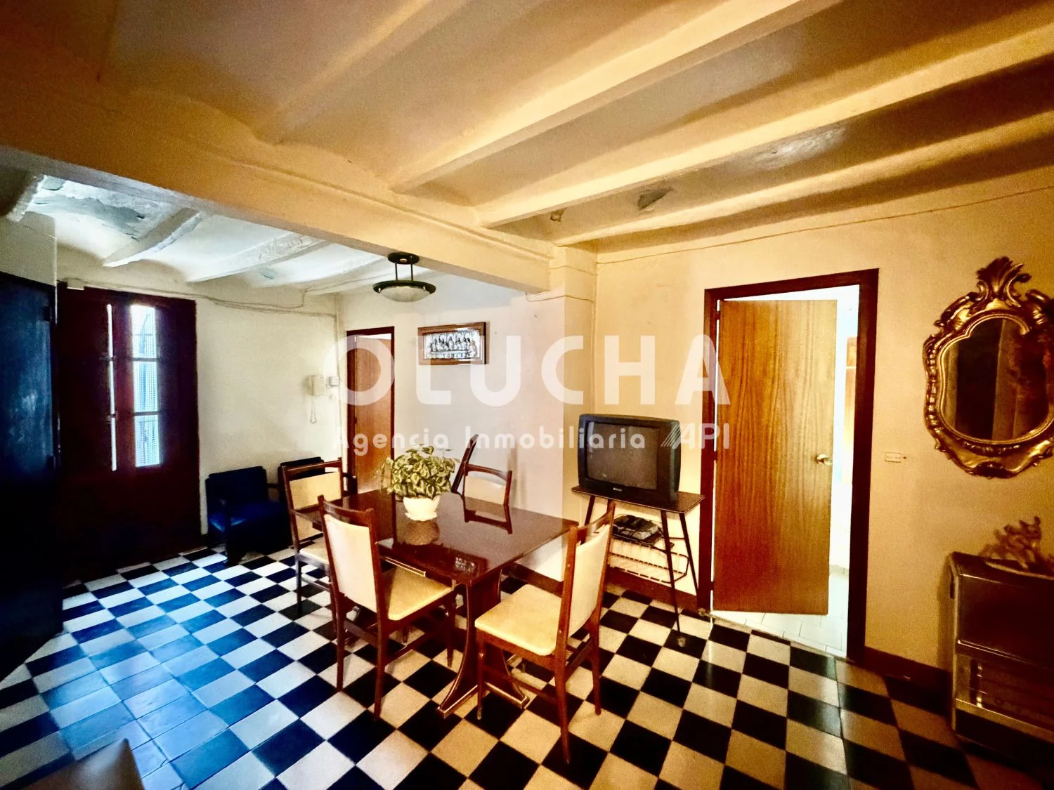 Spacious rural house in Veo