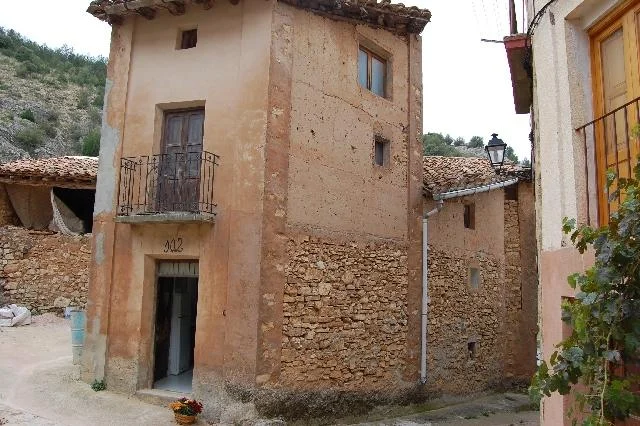 Three-floor rural house in Sesga