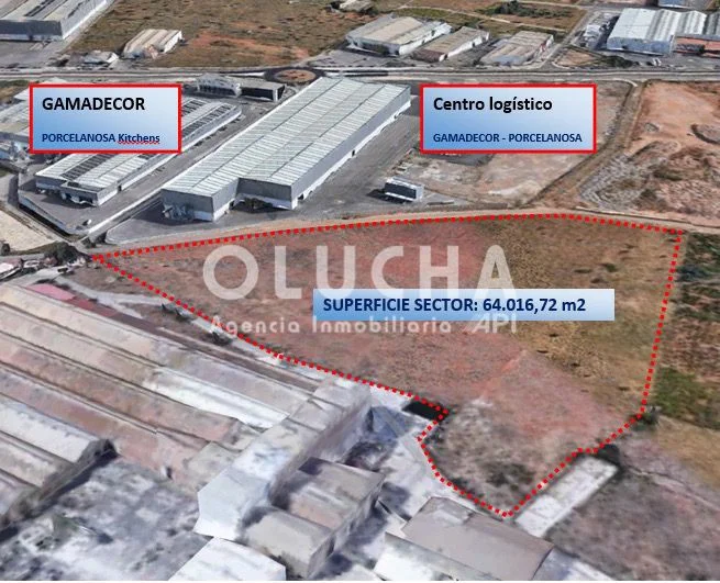 Large industrial plot near Porcelanosa
