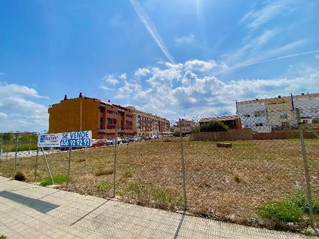Solar residencial en esquina en Onda