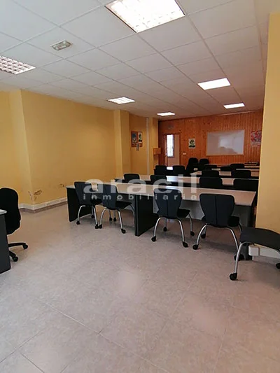 Large Ensanche commercial unit, 177 m²