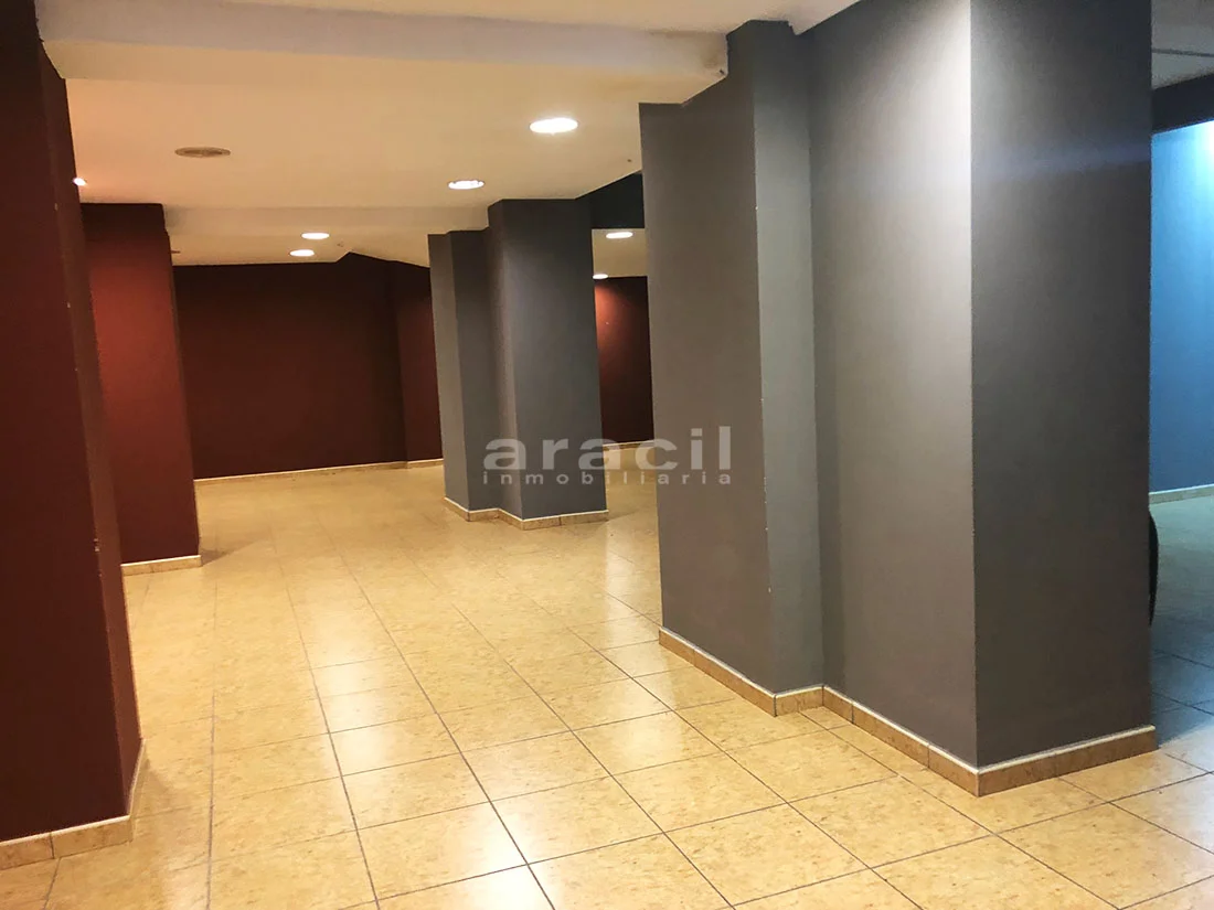 Large Alcoy commercial unit, 550 m²