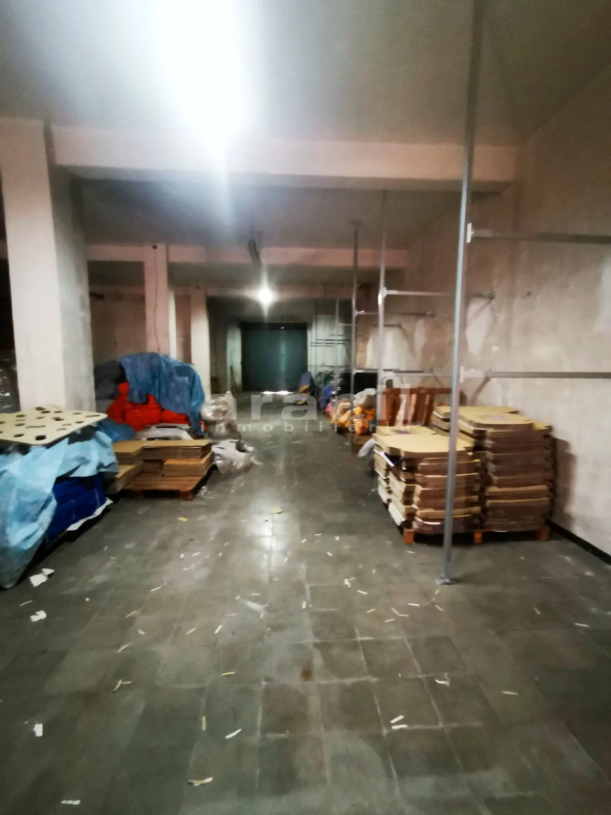 Large industrial warehouse in Ensanche