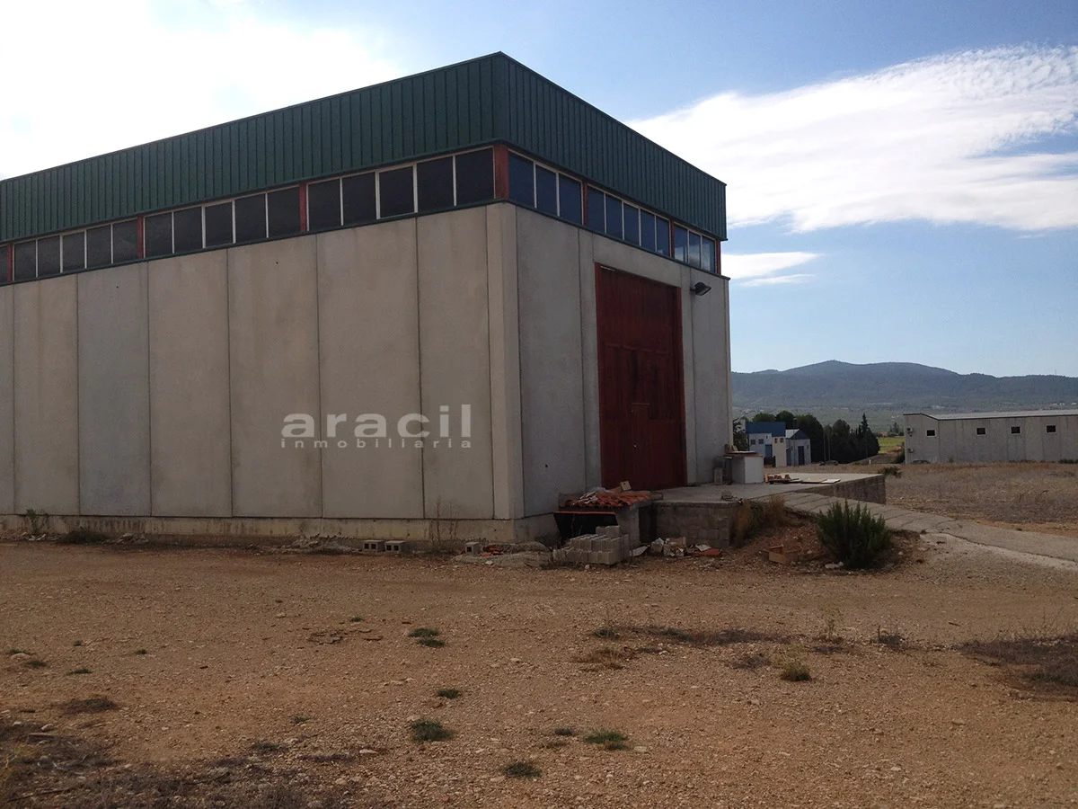 385 m² industrial warehouse in Beneixama
