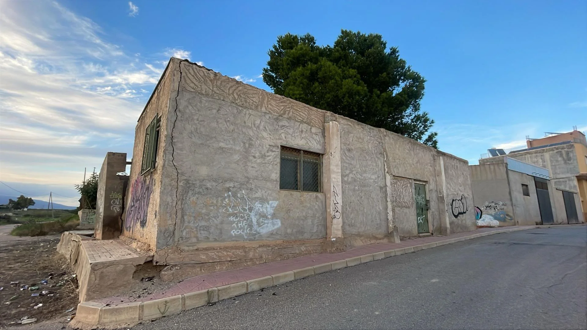 Solar urbano en Balsapintada con almacén