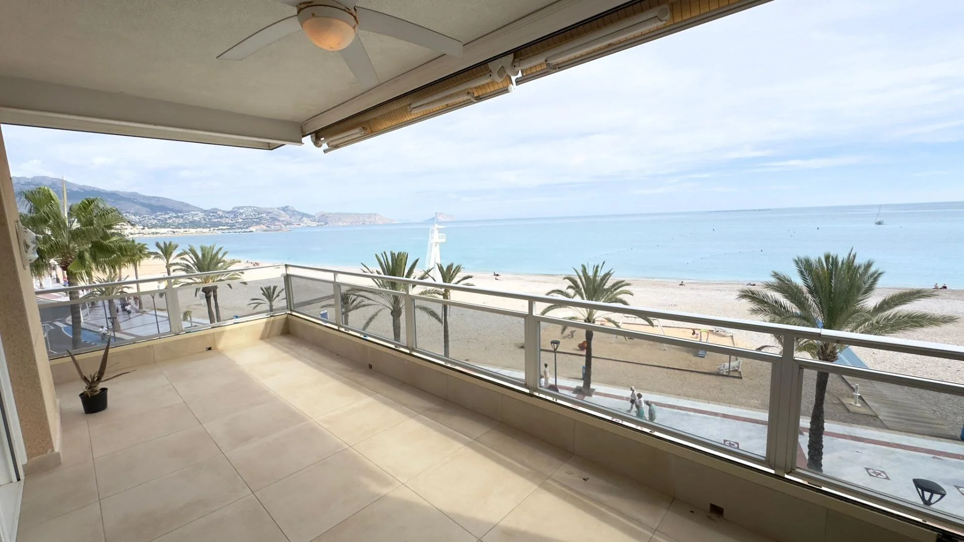 Apartamento frente al mar en Albir, dos dormitorios