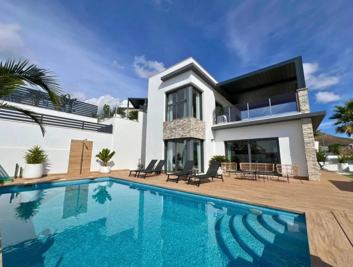 Villa de lujo en Finestrat con cinco dormitorios