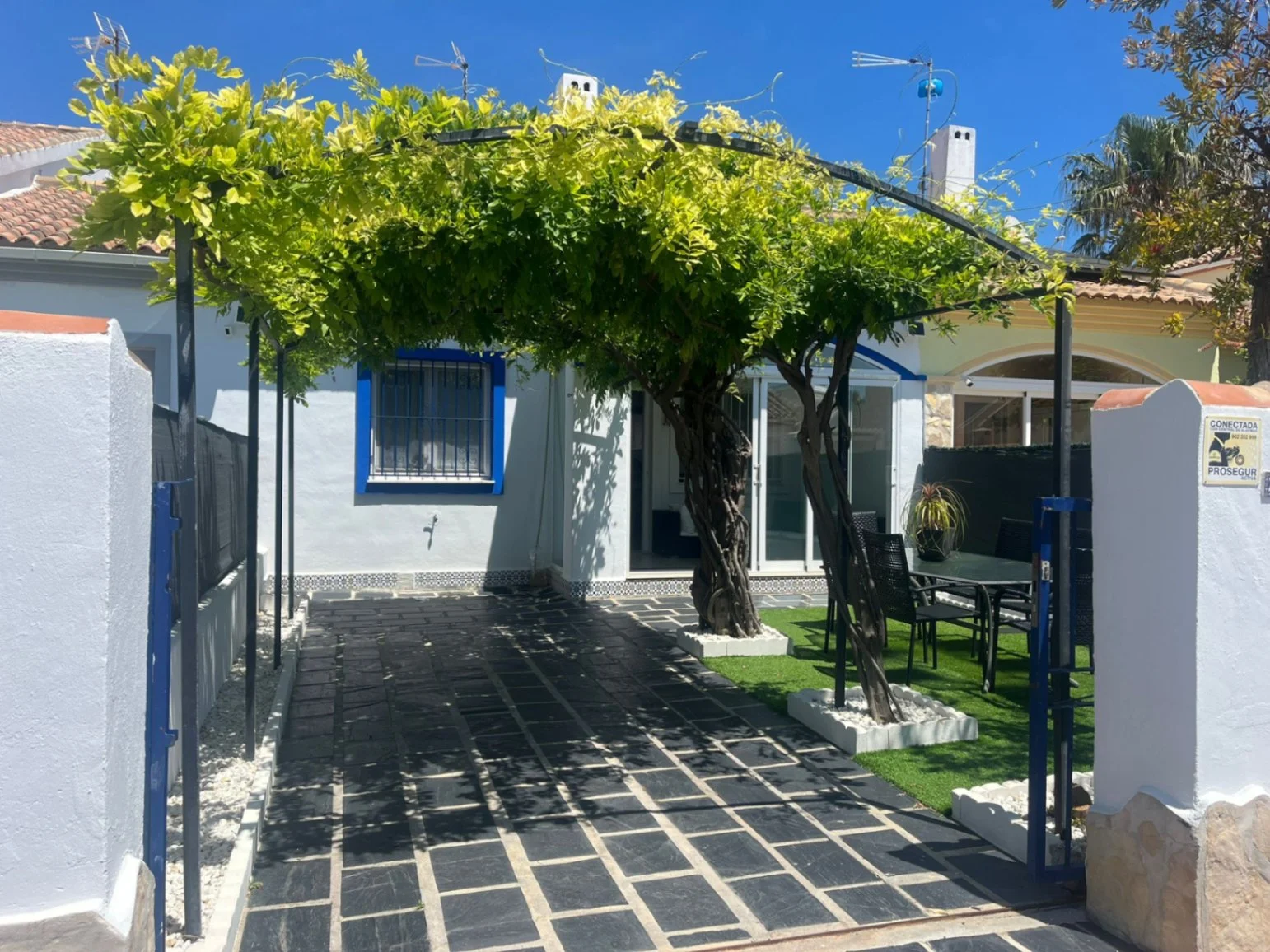 Coastal townhouse near El Verger