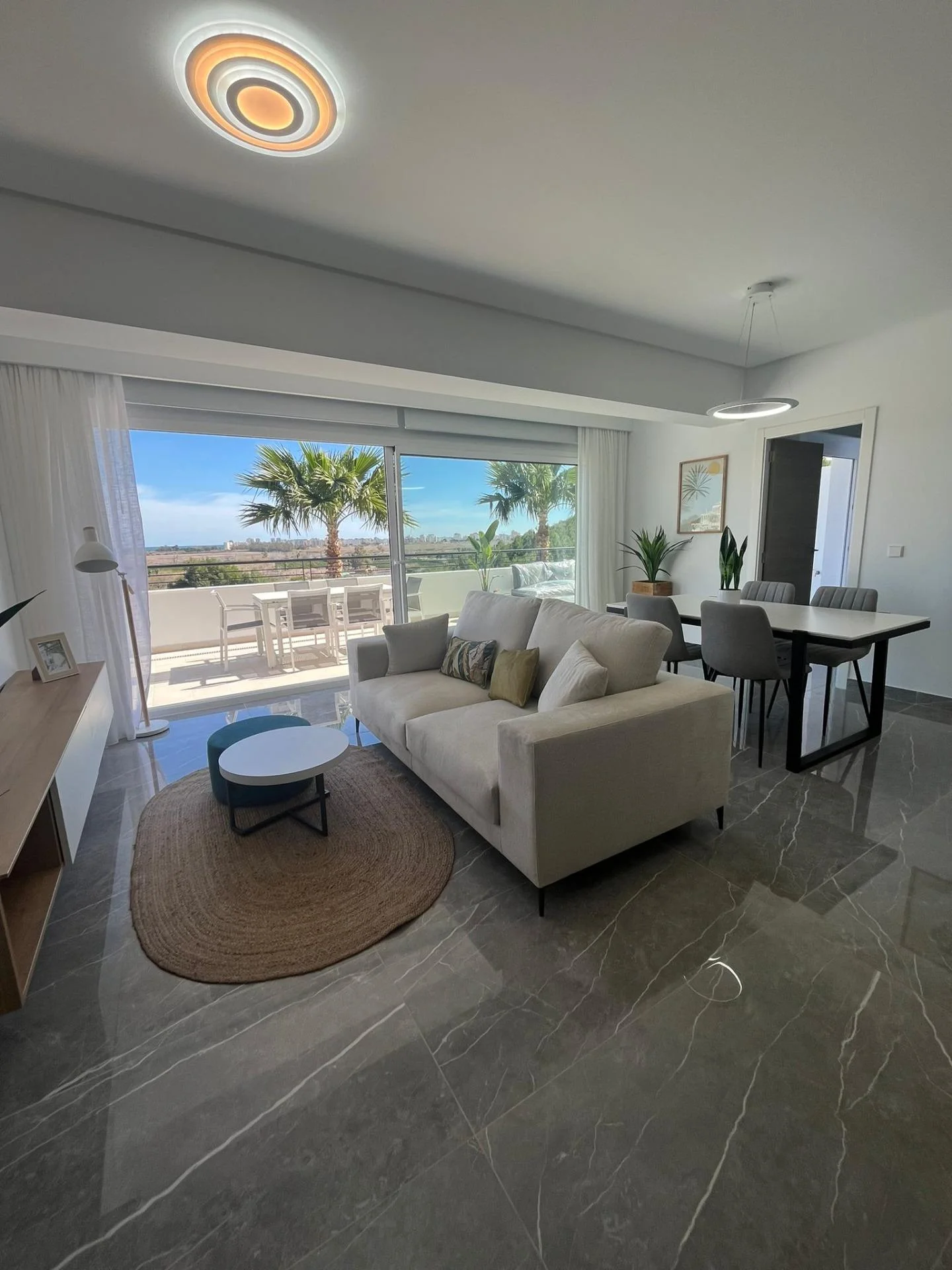 New Xeresa apartment with sea views