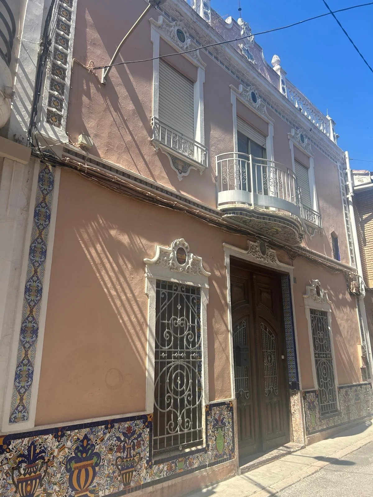 Centenary house in historic centre