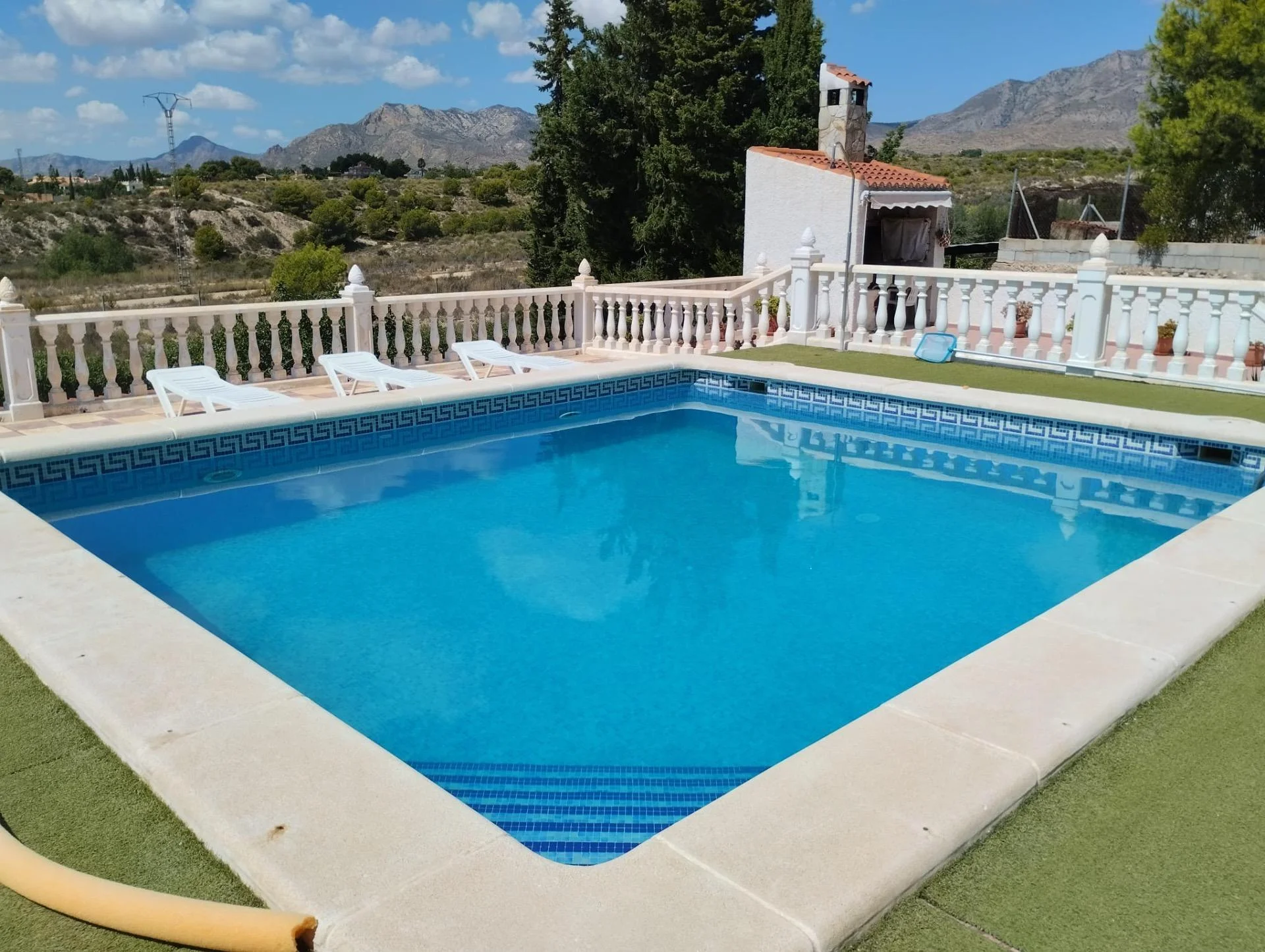 Large private chalet near Albatera