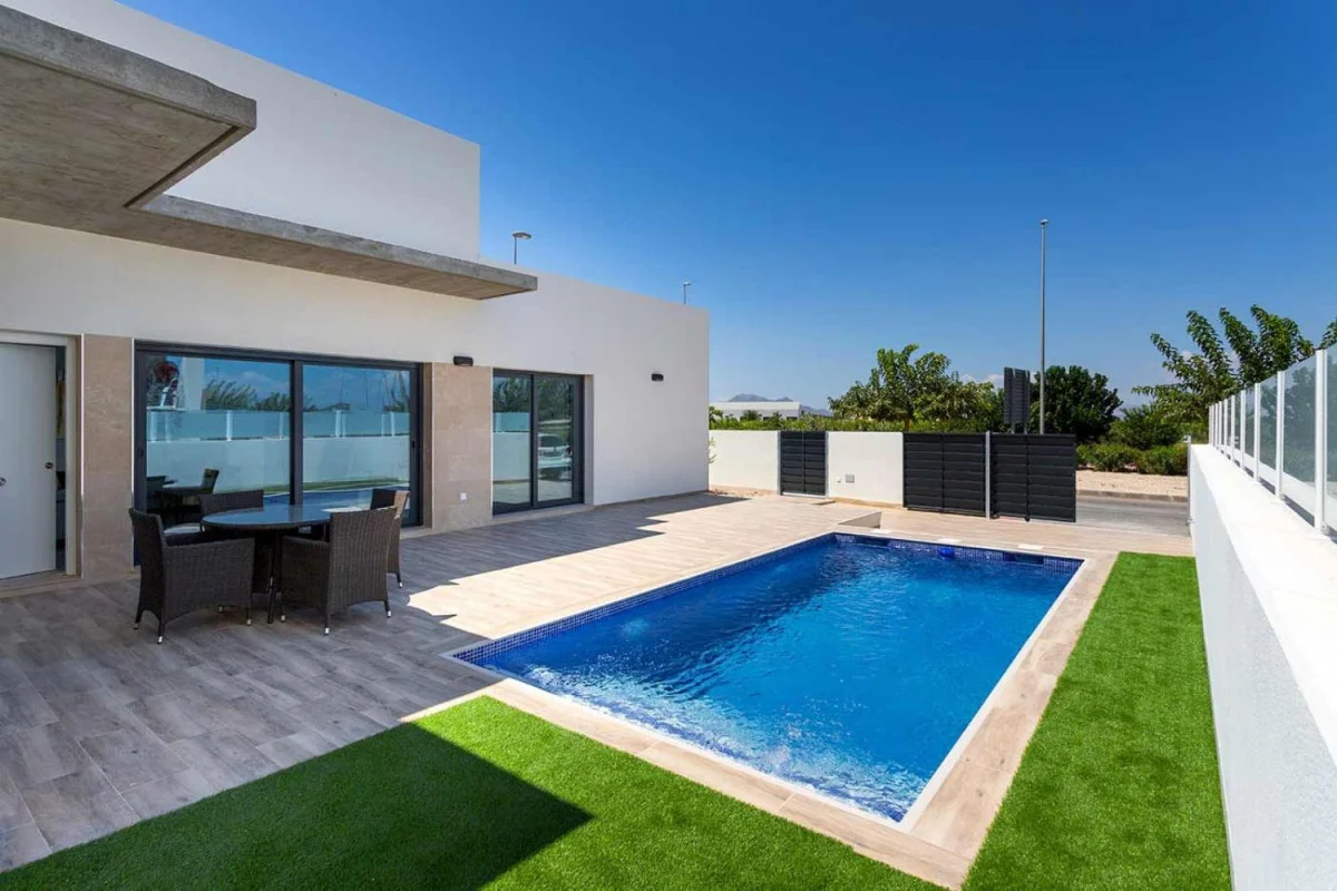 Villa nueva en Daya Nueva, 3 dormitorios