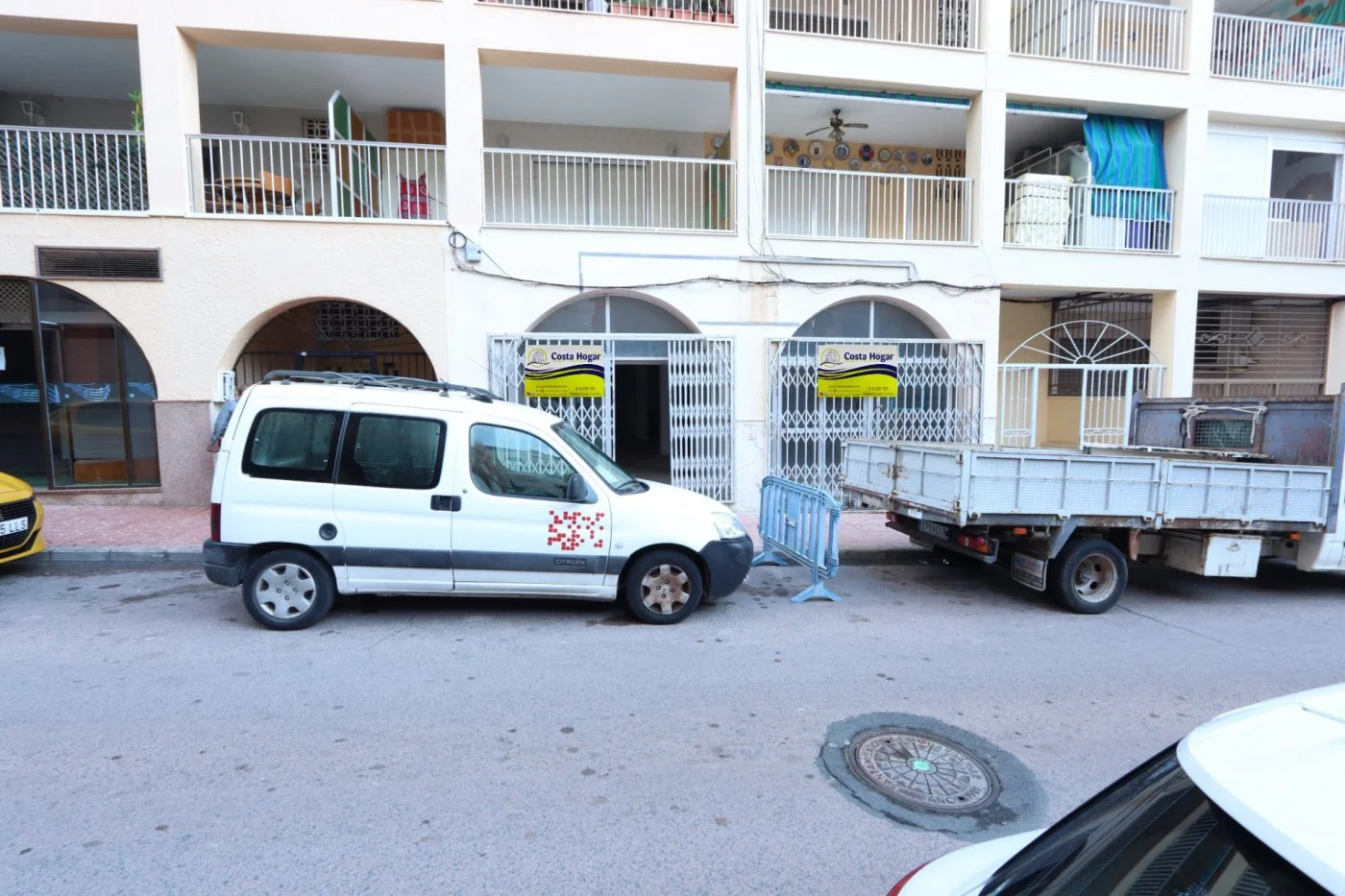 Two-unit commercial investment near beach
