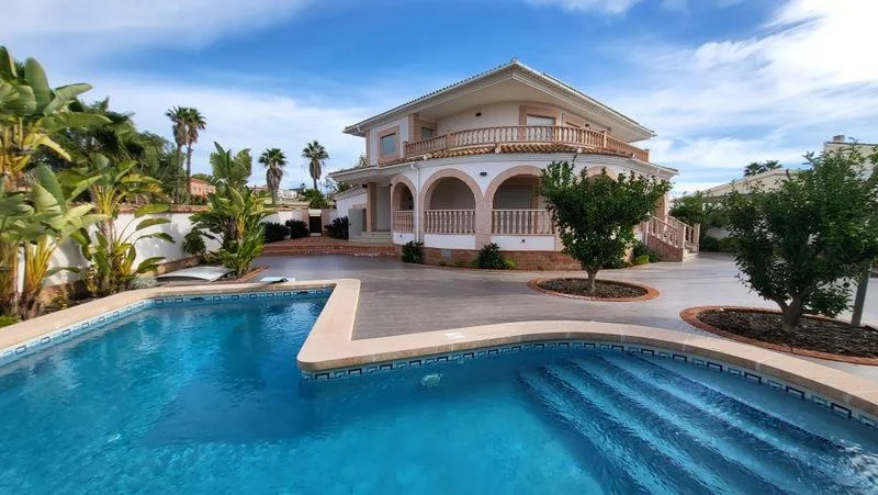 Gran villa de cuatro dormitorios en Ciudad Quesada