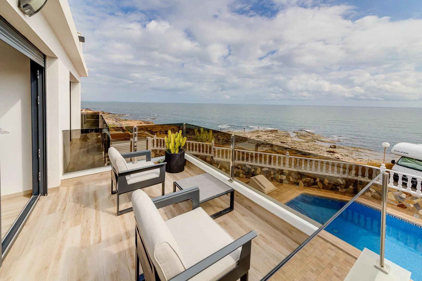 Renovated beachfront villa, 4 bedrooms
