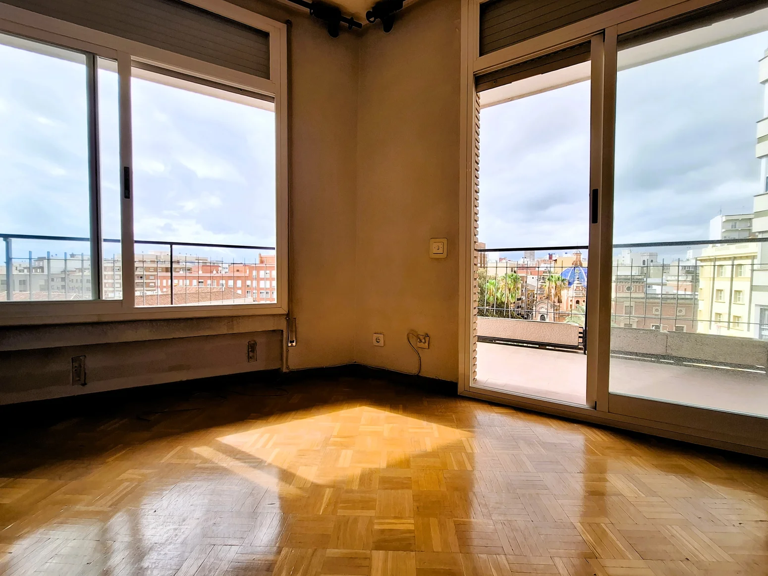 Amplio piso en Rafalafena, cinco habitaciones