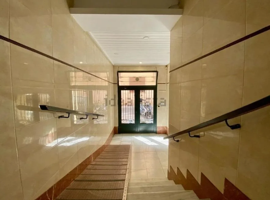 Apartamento semireformado en centro de Alicante