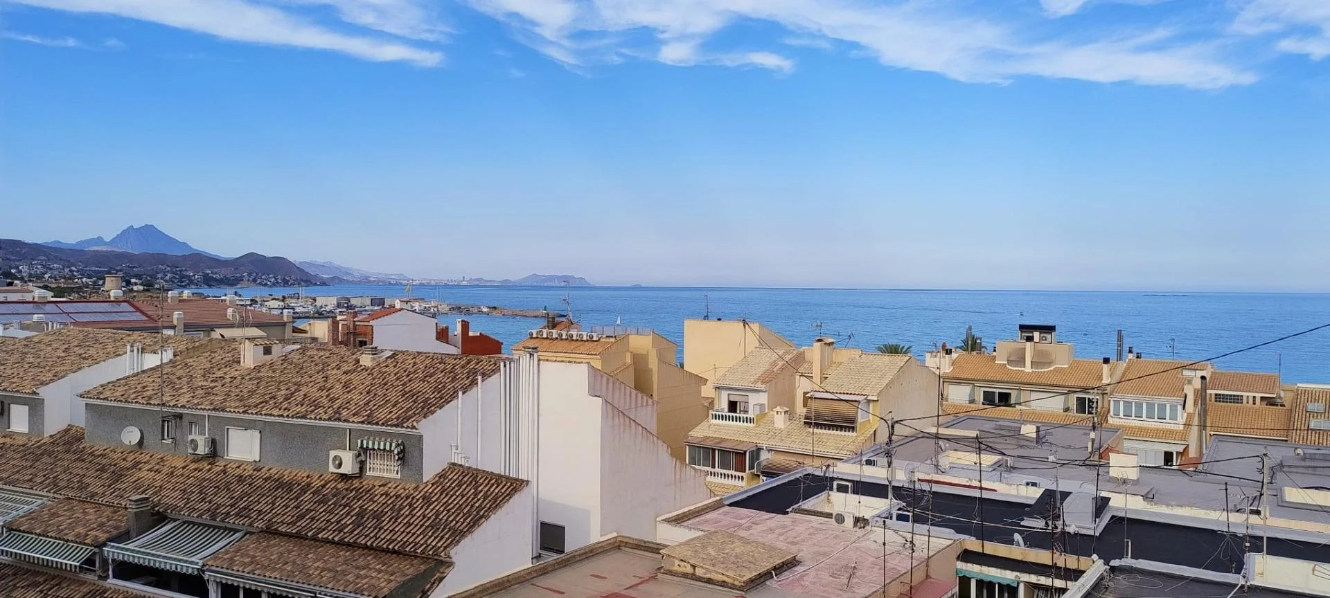 Sea-view penthouse with renovation potential