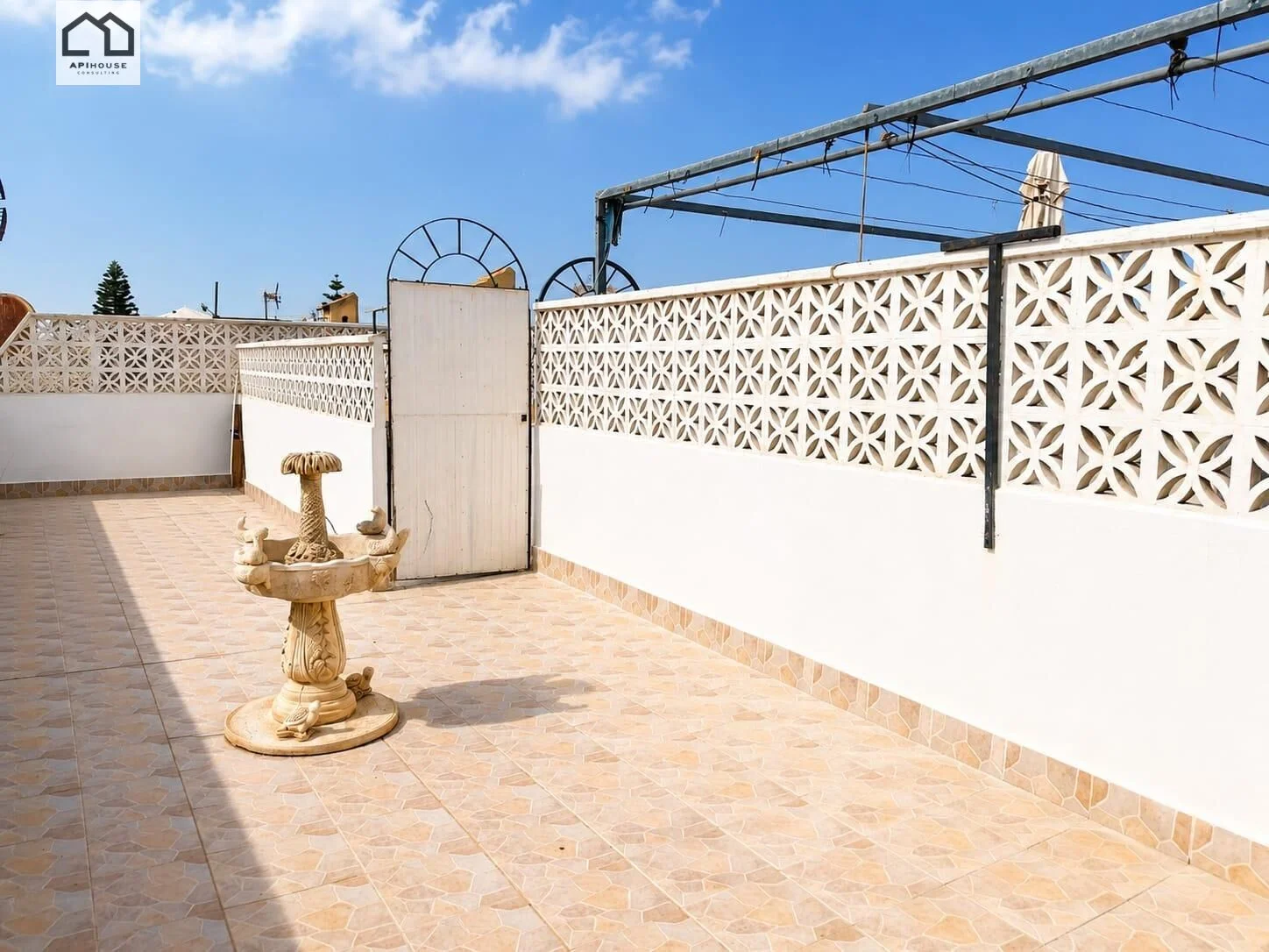 Central Torrevieja penthouse with solarium