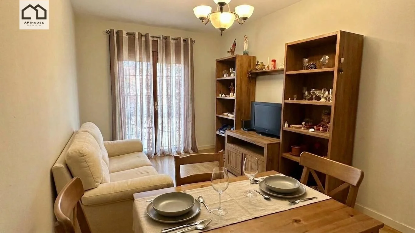 Central Santa Olalla flat, two bedrooms