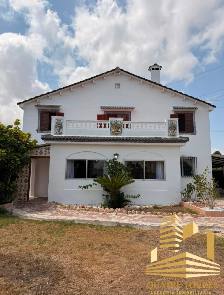 Independent chalet with 509 m² plot