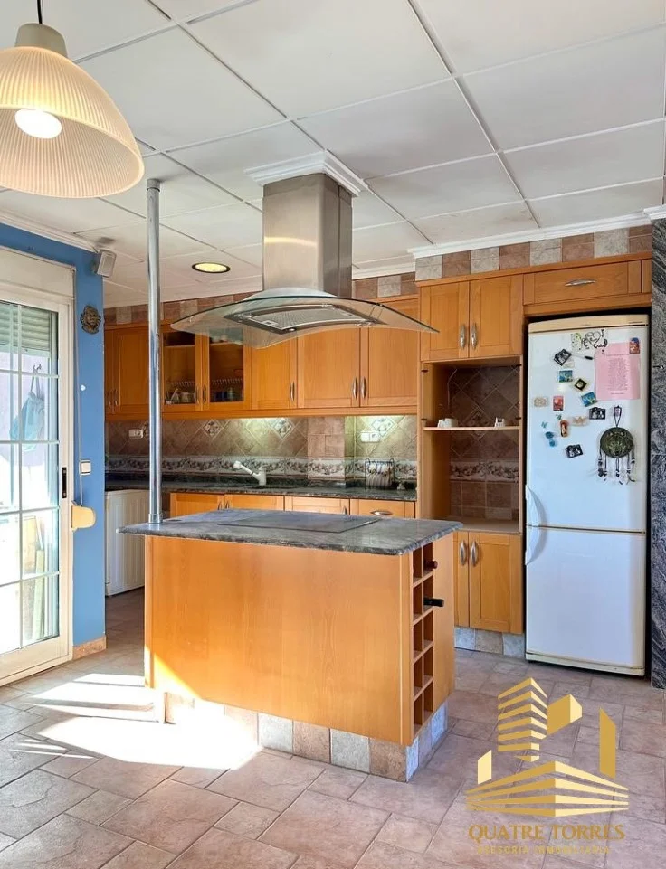Reformed Catarroja duplex with two terraces