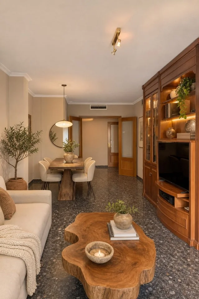 Bright Valencia flat, 3-bedroom, sixth-floor