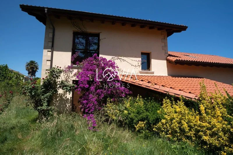 Casa reformada de cuatro dormitorios en Cantabria