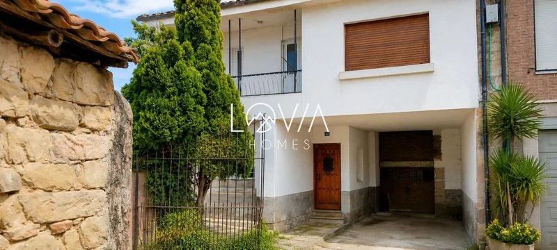 Renovation townhouse in Arenas, 4 beds