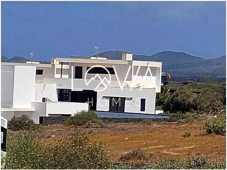 Piso rural en Yaiza con seis dormitorios