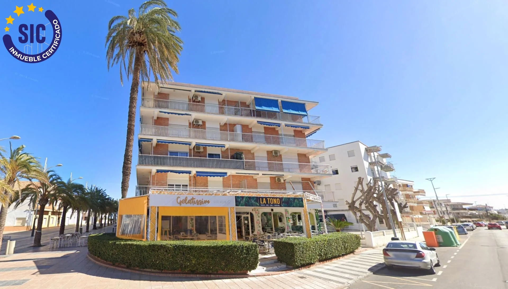 Apartamento costero de tres dormitorios