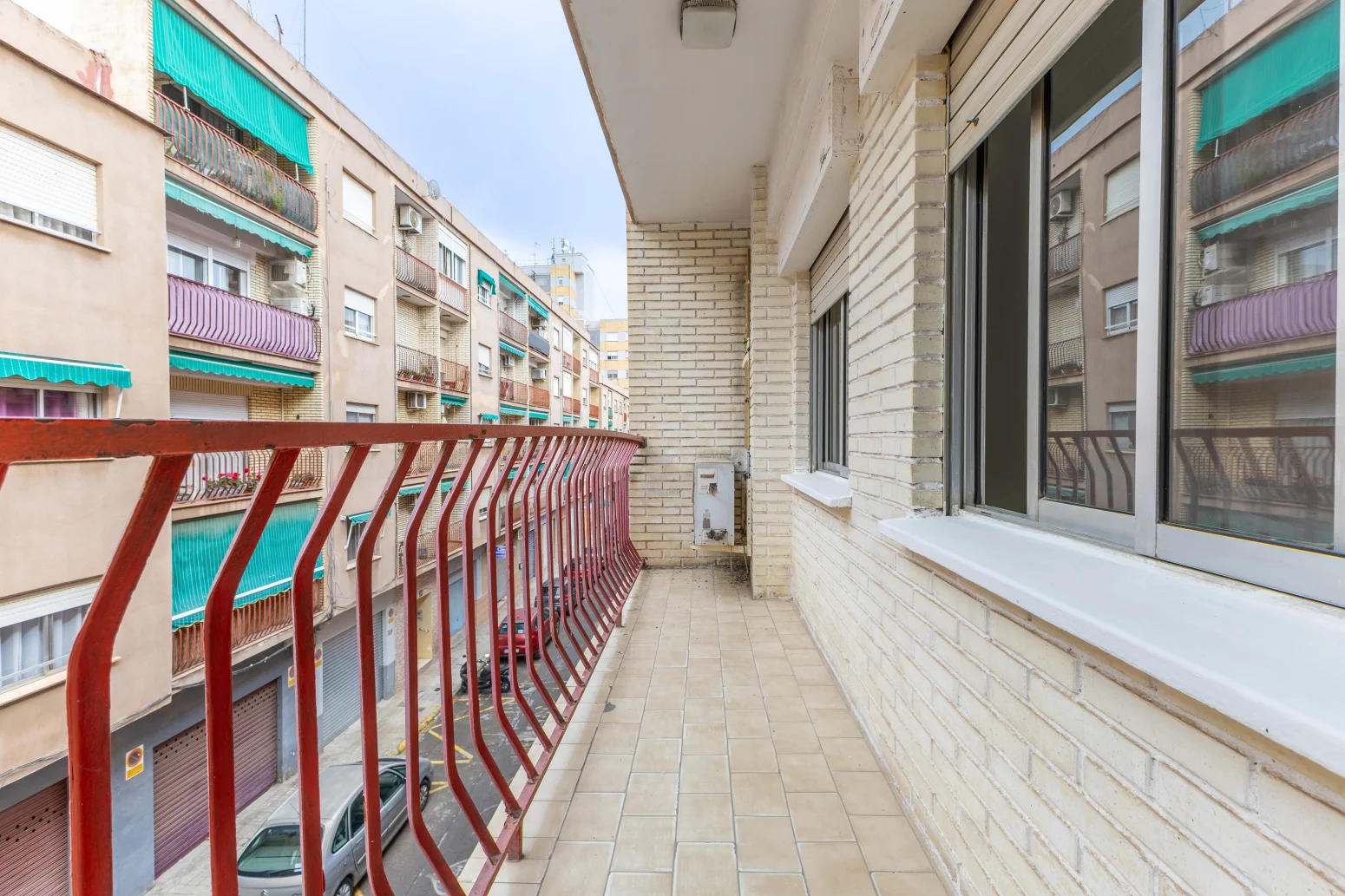 Piso de cuatro habitaciones cerca de Puerto de Sagunto