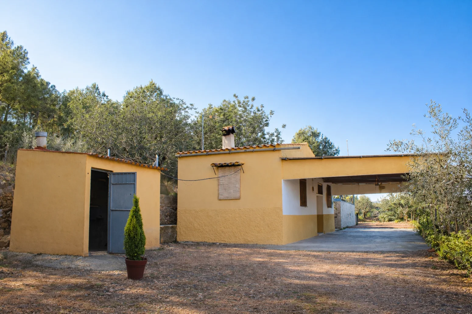 Chalet rural con huerto productivo
