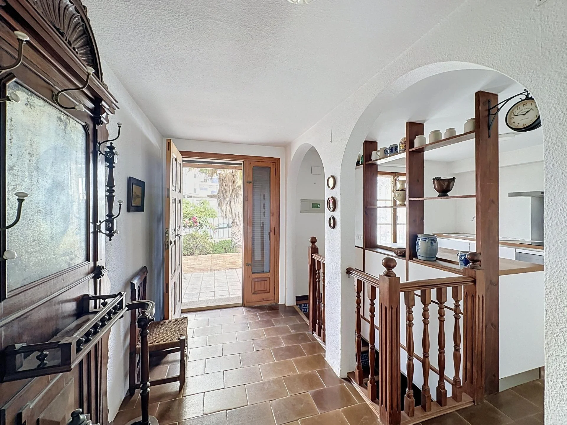 Pareado en primera línea con seis habitaciones