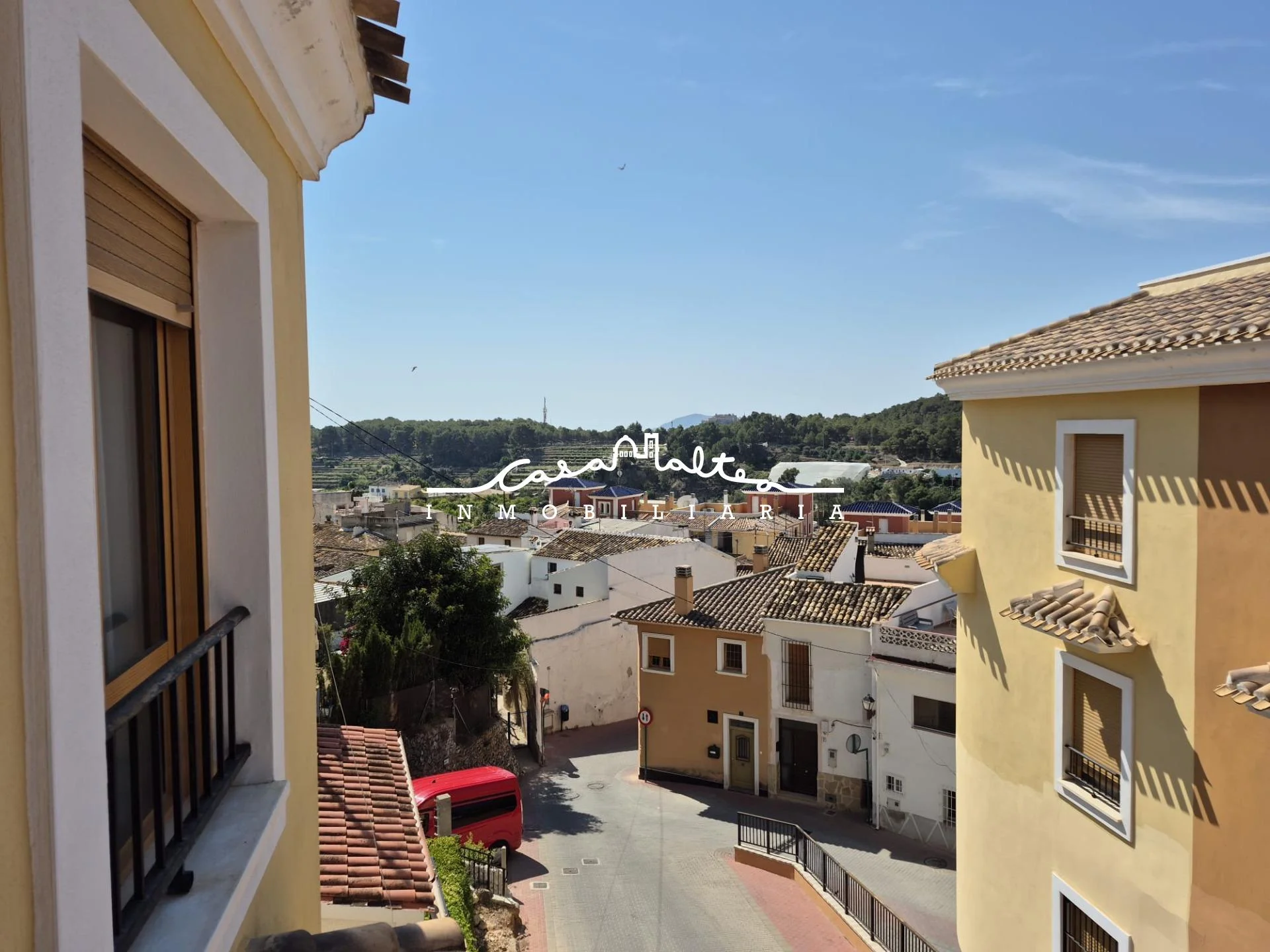 Good-condition Xirles flat, 3 bedrooms