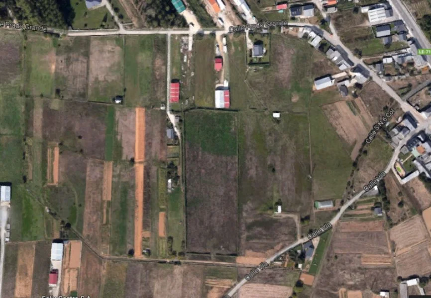 Terreno rural en Columbrianos con pozo