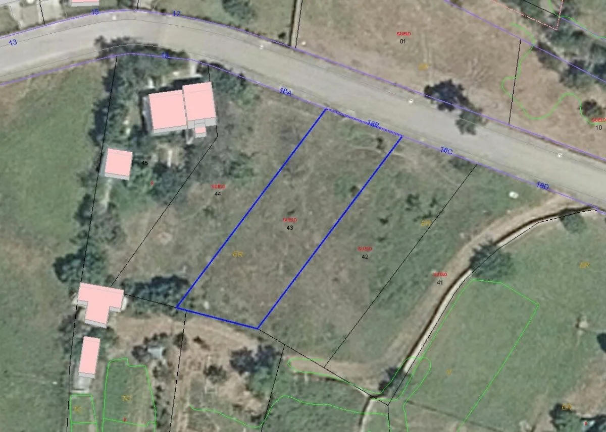 Terreno urbano en Fabero, 3120 m²