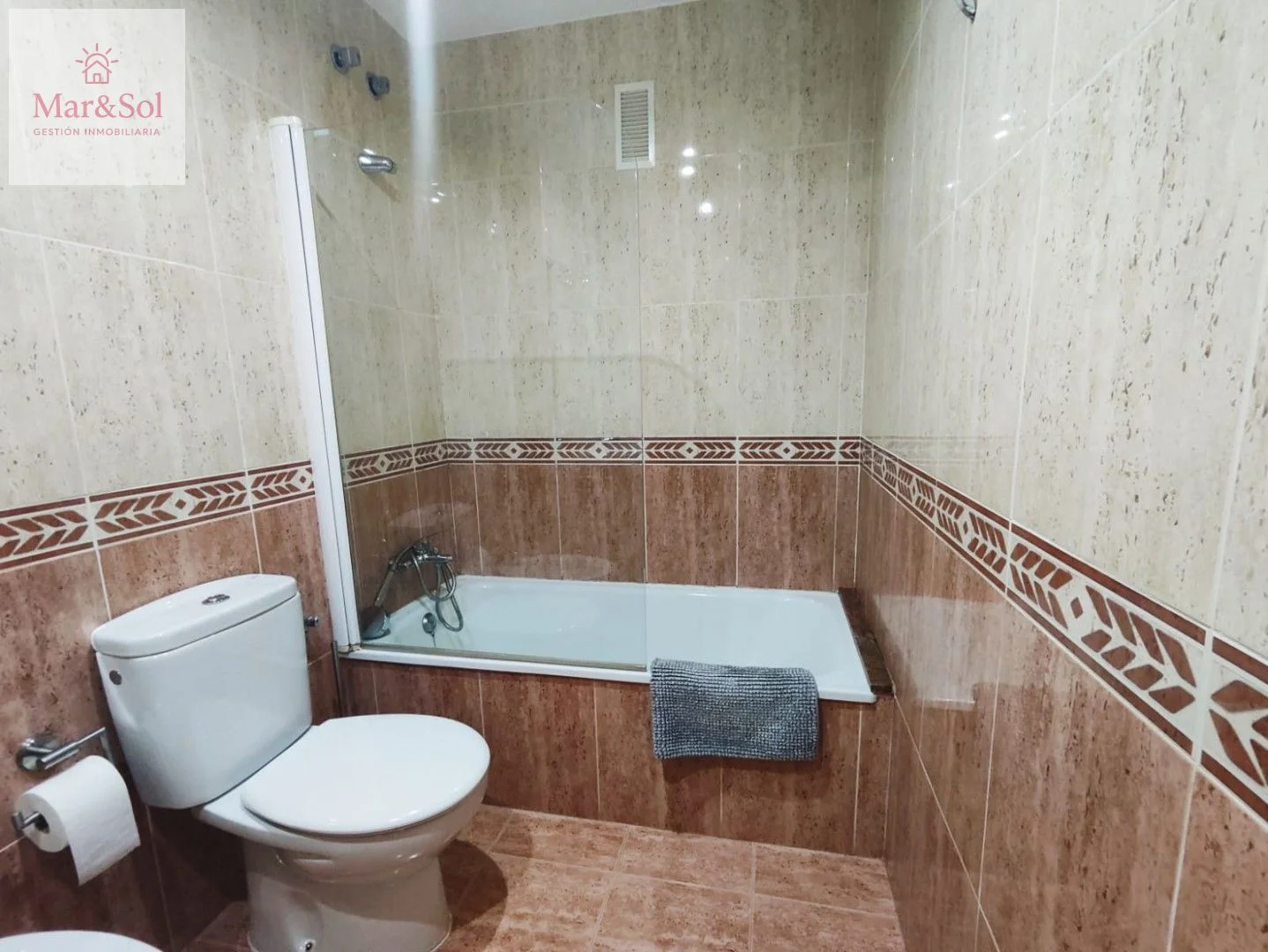 Piso casi nuevo de tres dormitorios