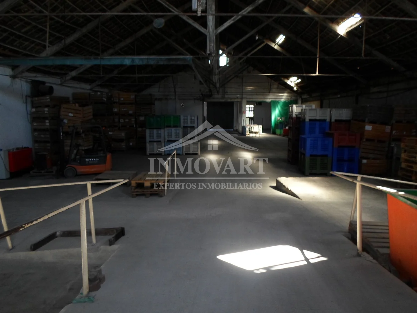 Industrial warehouse near Renfe, 800 m²