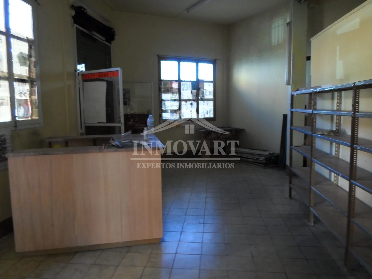 Street-front office premises with mezzanine