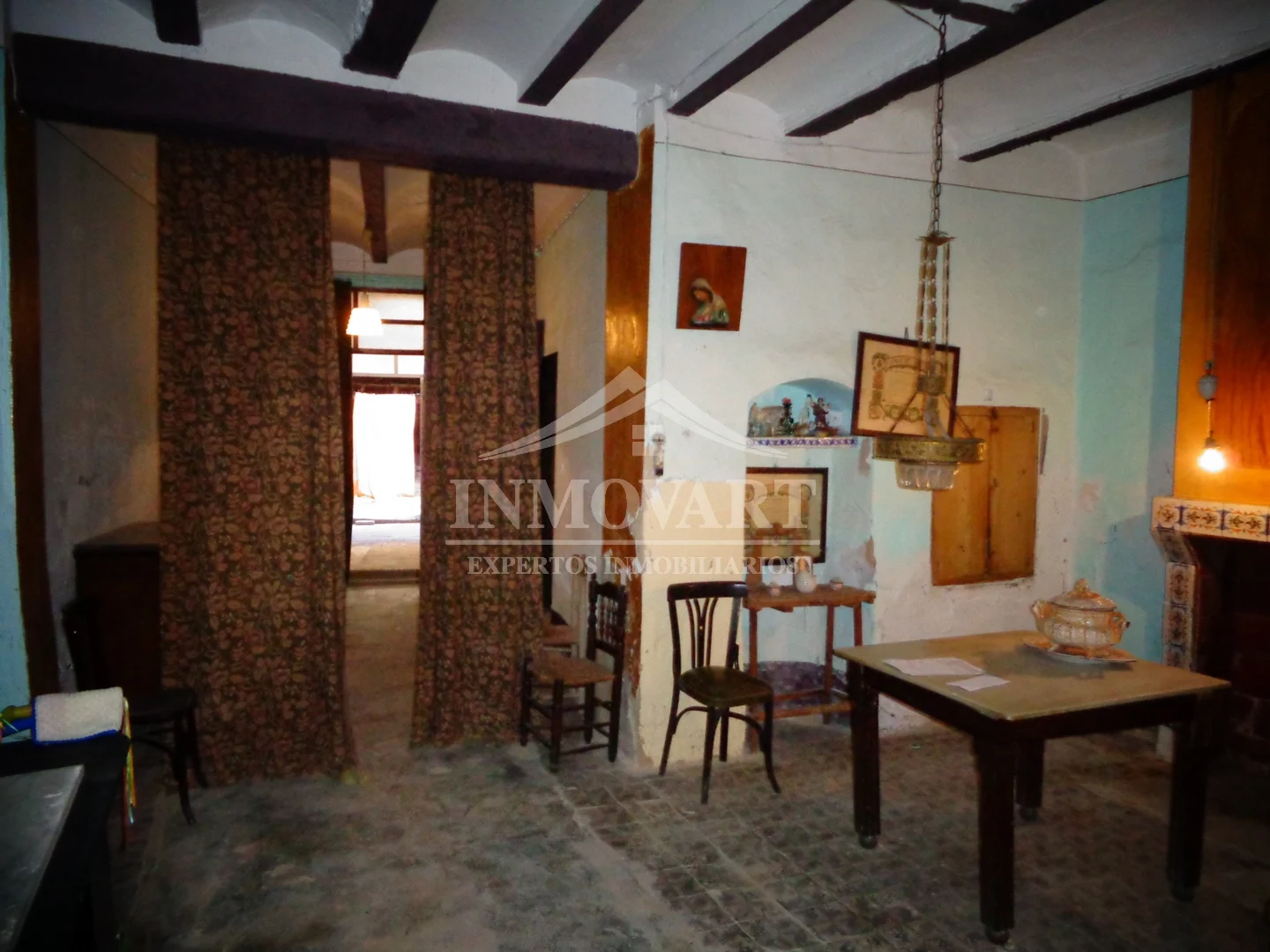 Casa de pueblo céntrica con seis habitaciones