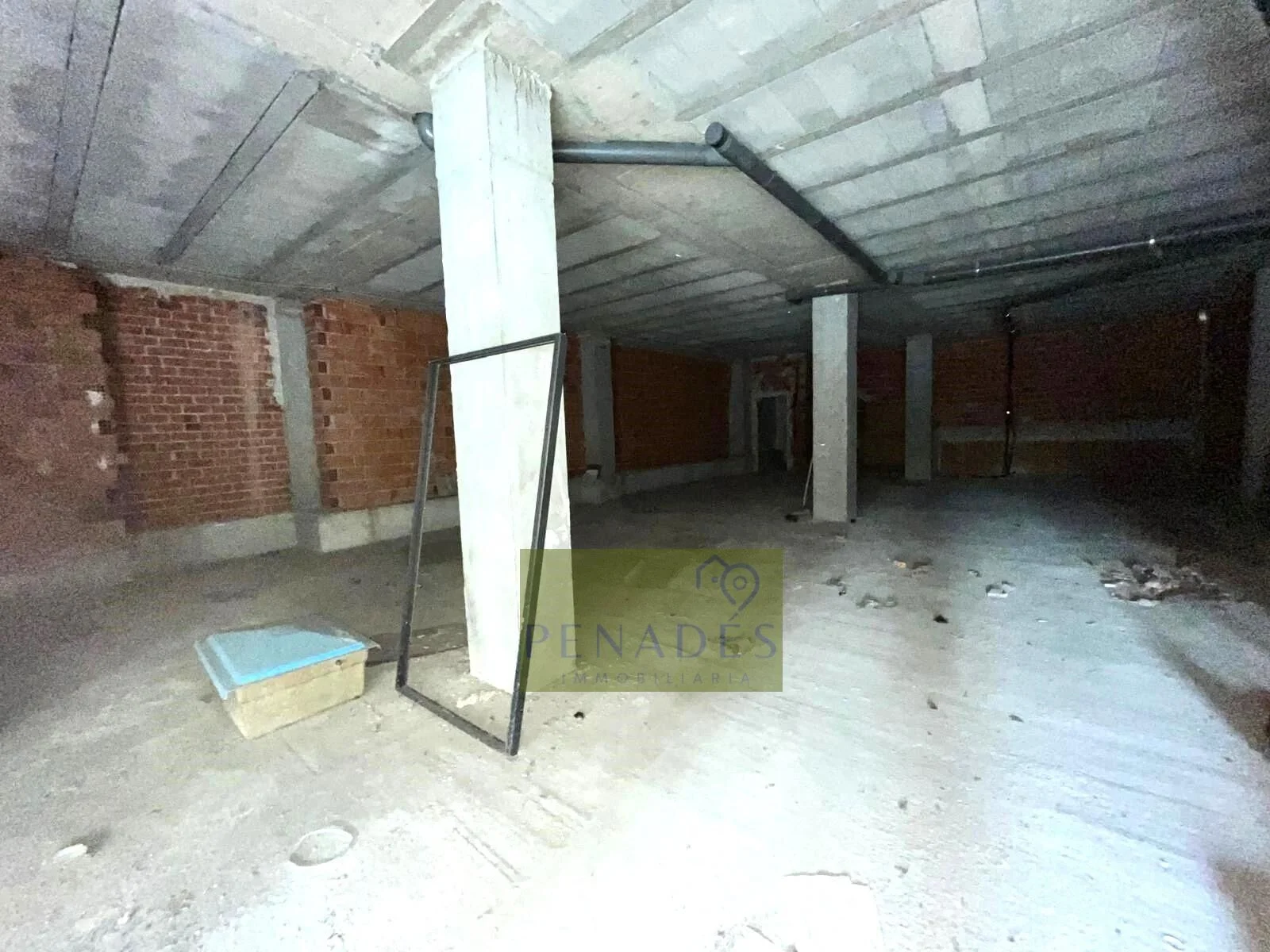 Commercial premises near university zone