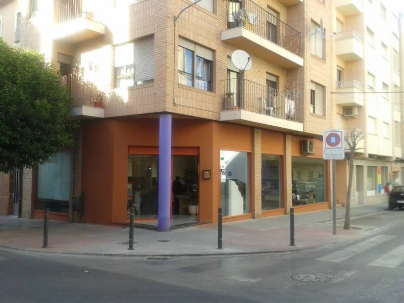 Corner commercial premises in Sant Josep