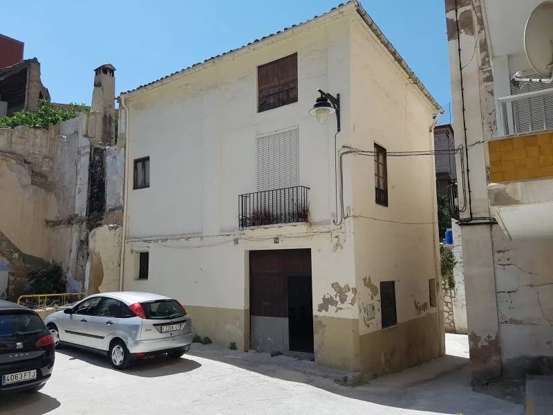 Ontinyent plot with adjacent land